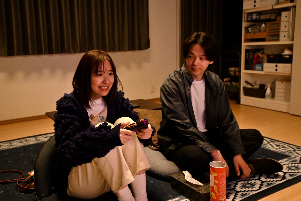 eigayourownquiz's tweet photo. ℚ #映画君のクイズ 場面写真解禁ℚ

“0文字解答”という異様な事件の裏側 ――

≪謎≫の核心に迫るクイズプレイヤーたちの
緊迫した瞬間を映し出す💡

たった一問のクイズから、彼らの人生が交錯する…

5月15日(金)公開🎬

#中村倫也 #神木隆之介 #ムロツヨシ
#森川葵 #堀田真由 https://t.co/BQ5n3rrPID