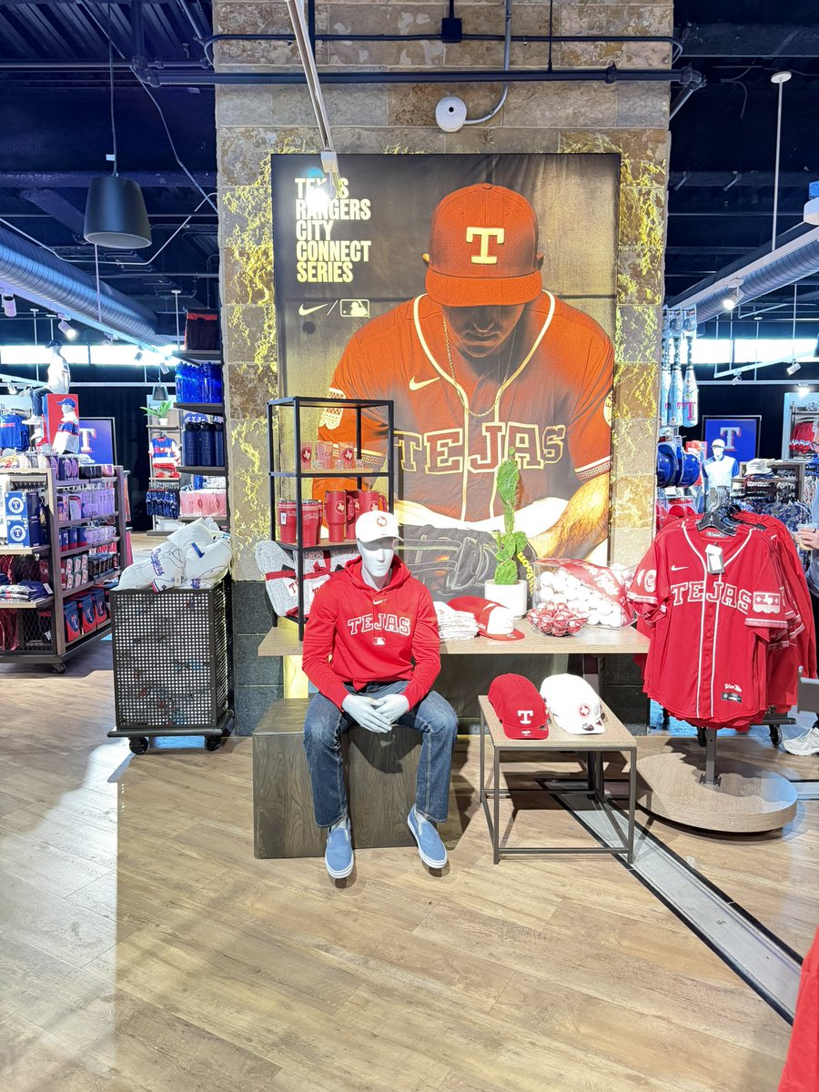 JeffWilsonTXR's tweet image. The new #Rangers City Connect uniforms are here.