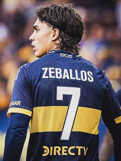 SSCNapoliBelgio's tweet image. Giovanni #Manna a rencontré l'agent d'Exequiel #Zeballos à #Napoli. Le joueur pousse pour ce transfert, et le club est désireux d'investir en lui : une offre d'environ 10M€ est en préparation pour Boca Juniors en juin.