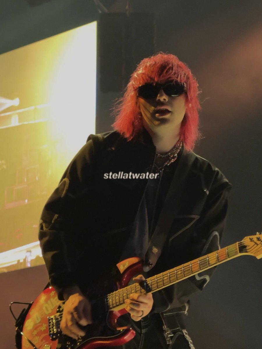 stellatwater's tweet image. my favorite boyband ⭐️ #EASParis #ParisIsAStar #EASTour @5SOS