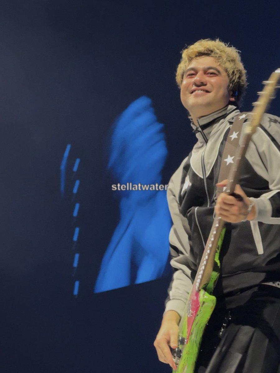 stellatwater's tweet image. my favorite boyband ⭐️ #EASParis #ParisIsAStar #EASTour @5SOS