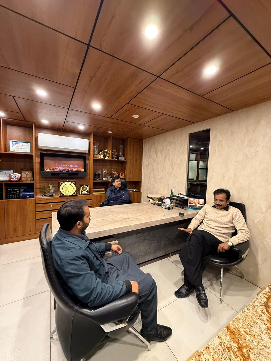 Currentage003's tweet photo. When vision meets teamwork, remarkable things happen. Together, we’re shaping the future of excellence! 🌟🤝
.
.
.
#Currentageassociates
#Malikmuhammadfiazhaider
#Teamcurrentageassociates
#Malikfiazhaider https://t.co/qyUU16HyEO