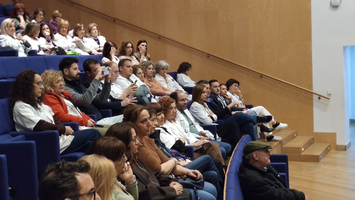 SATSE_CLM's tweet photo. 📢 Hoy hemos informado en Ciudad Real a enfermeras, fisioterapeutas y profesionales sanitarios sobre la recuperación de la carrera profesional en el SESCAM. Nos concentramos este viernes 10 de abril frente al Hospital General de Ciudad Real ¡Movilízate! #CarreraProfesionalYa https://t.co/Rd78TgD54i