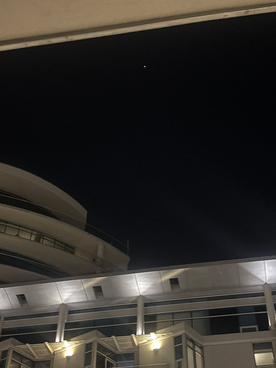 kymestree's tweet photo. Thought it was a bright star ! Turns out , that’s Jupiter !!🧚🏾 https://t.co/kRczJ6yVVH
