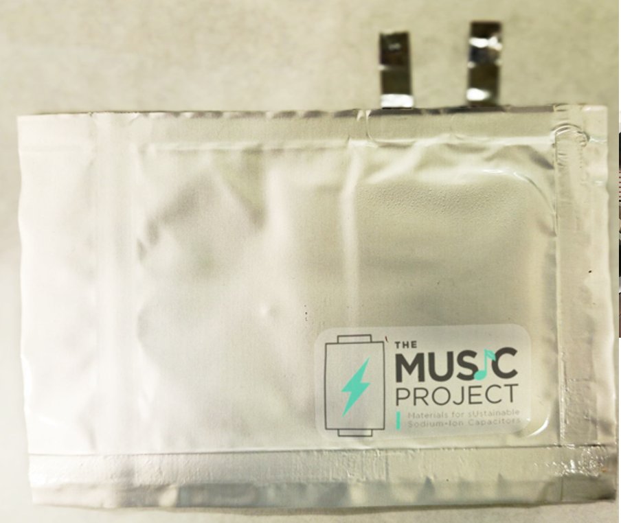MUSICProjectEU's tweet photo. 🔋⚡ New milestone in #MUSICproject (WP5)

CIC @energigune_brta developed aqueous-processed HC and AC–Na₂C₄O₄ electrodes via roll-to-roll, enabling a 100F sodium-ion capacitor demonstrator.

A step forward in scalable SIC technology.

#EnergyStorage #SodiumIon #Supercapacitors https://t.co/PsH0SBxcRJ