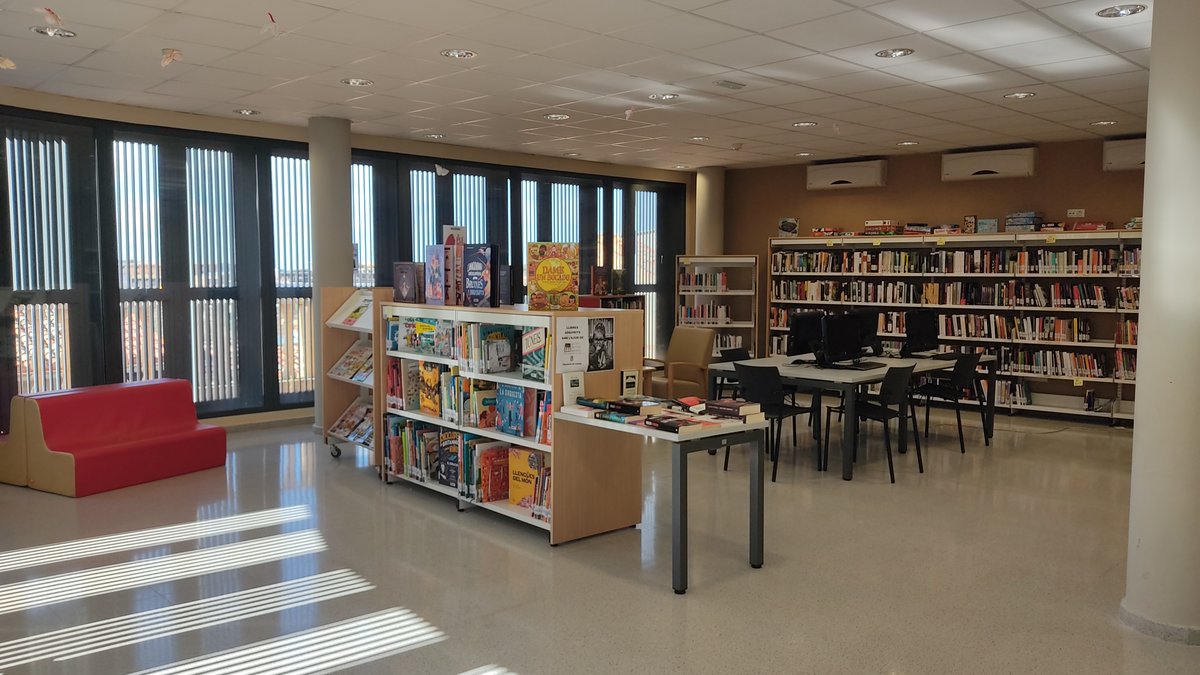 bibliotequeslle's tweet photo. 📚✨Aquest mes d'abril les #BibliotequesLleida anem d'inauguració!

📍17/4 - Juncosa de les Garrigues (17.30 h)
📍18/4 - Alpicat (17 h)
📍24/4 - La Pobla de Segur (13 h)

👏👏Moltes felicitats!!

@bibliotequescat https://t.co/FxYtcVYHGz
