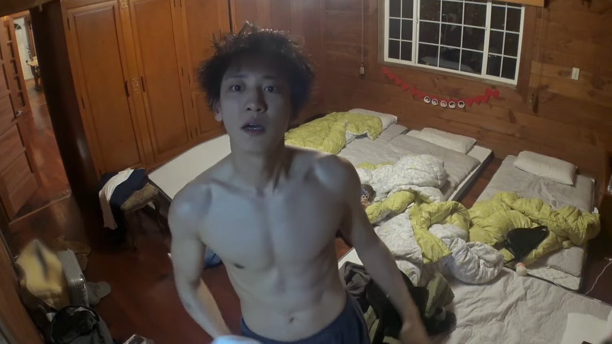 to the moon and yeol 🍀 tweet media