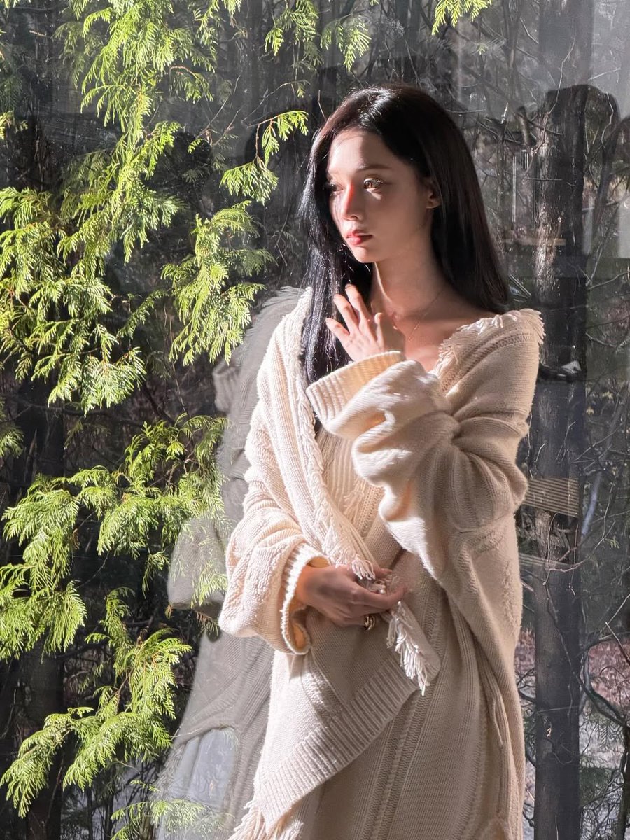 hourly winter tweet media