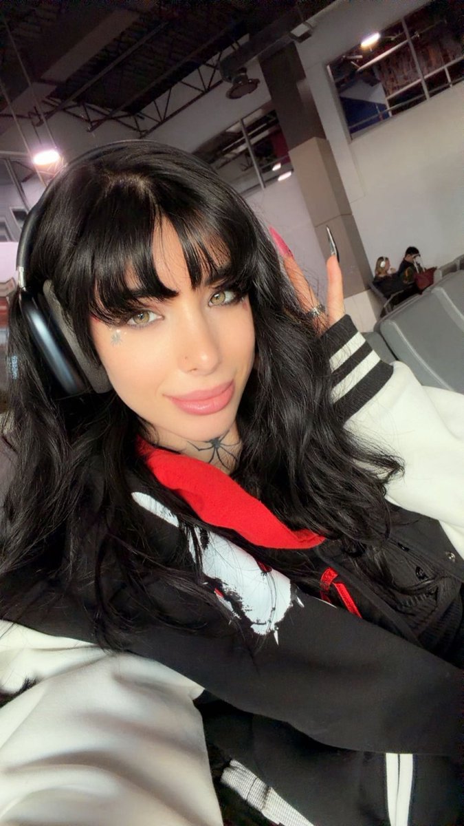 Silk Shadows🕷️ XBIZ MIAMI May 11-15th tweet media