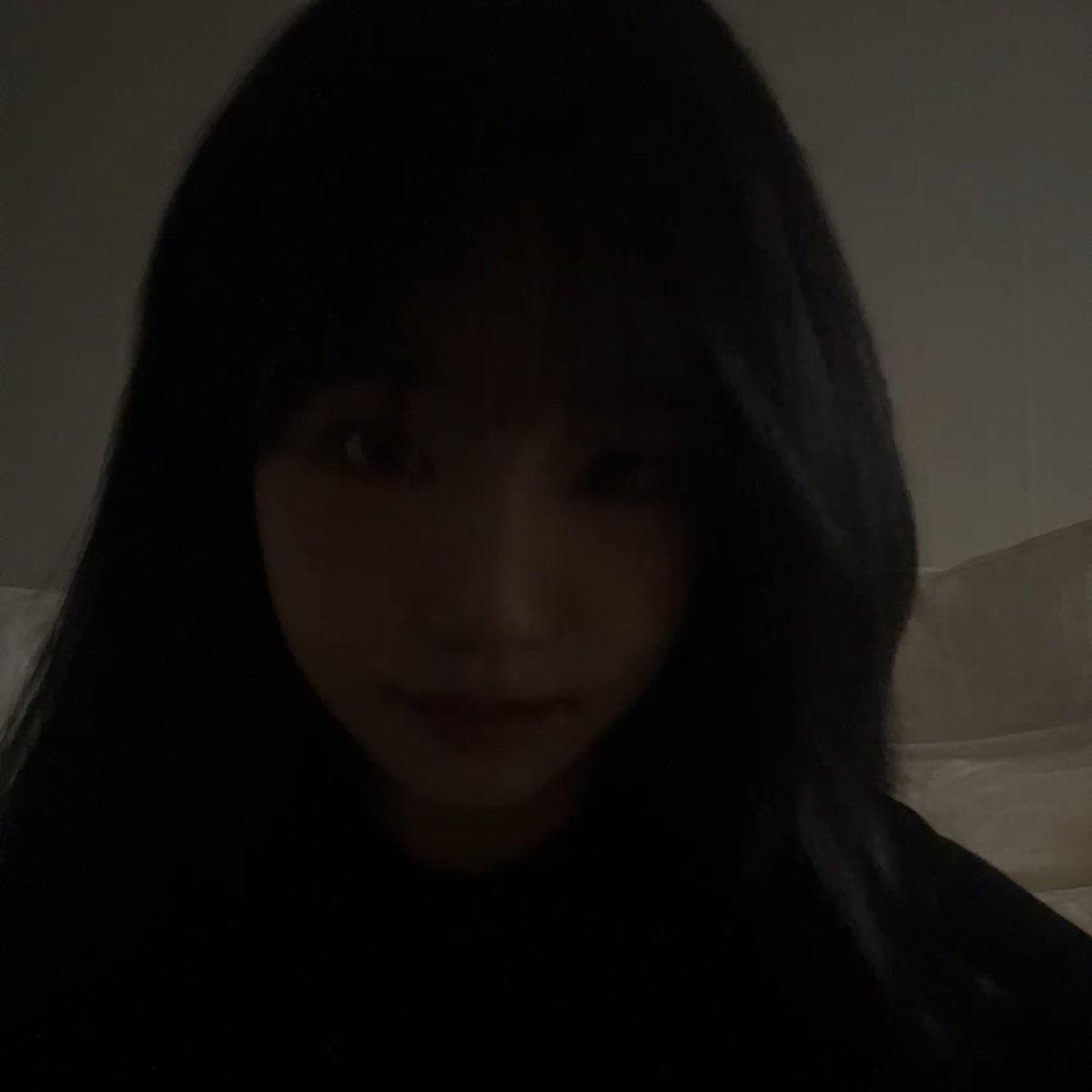 저화질의 조유리 tweet media