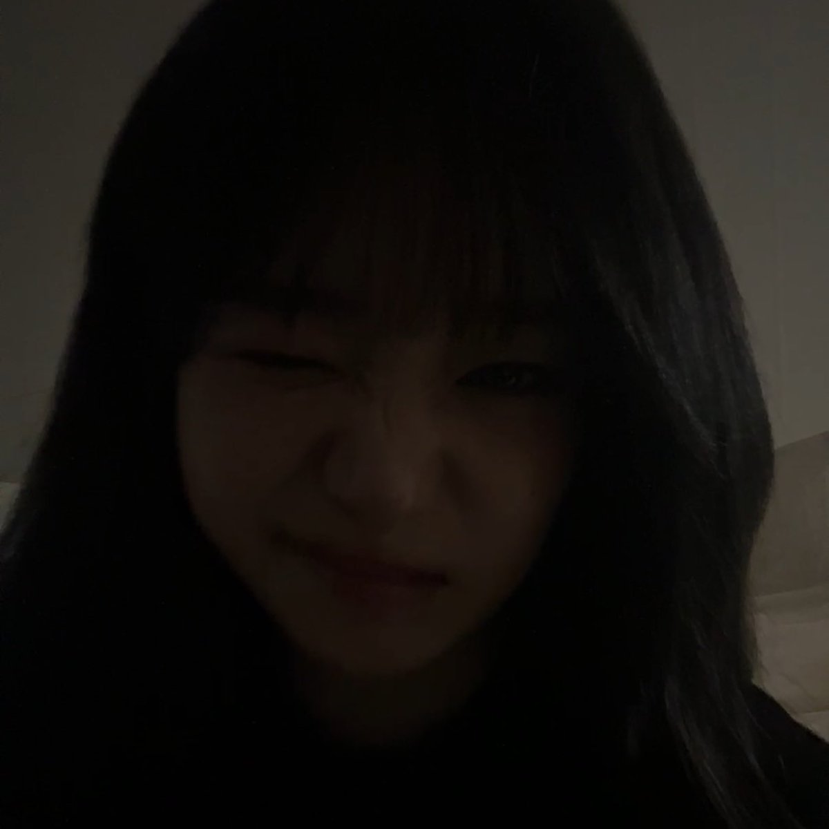 저화질의 조유리 tweet media