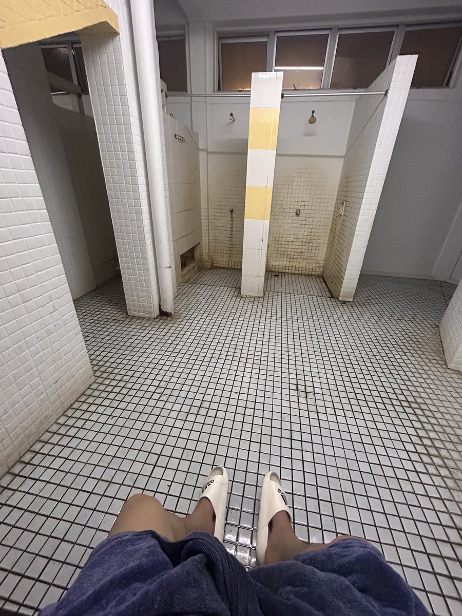 TahPapeeeee tweet media