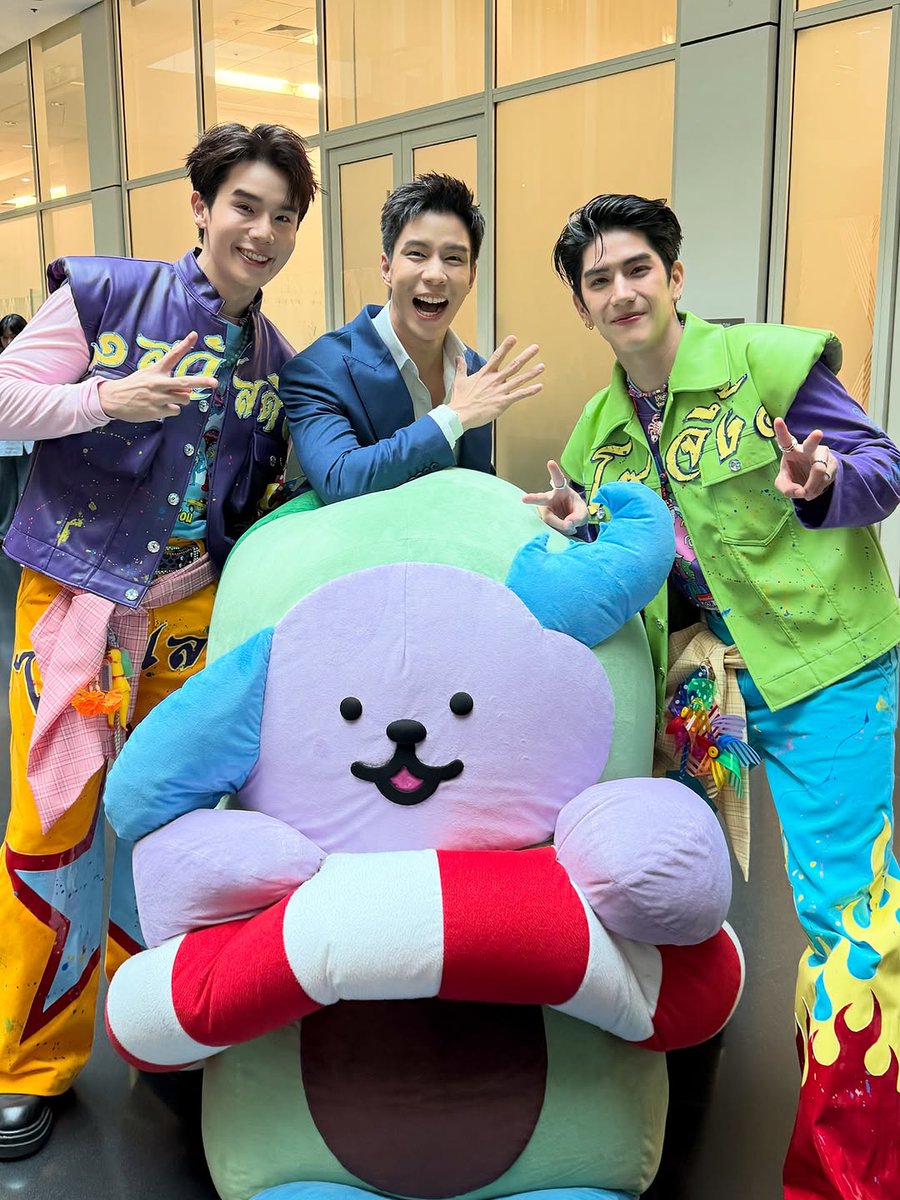 อุนยุงแบมลงรูปกับปะป๊าจิมมี่ซีและน้องอะโวเชี่ยนด้วยค้าบบ

JS CEAN WATER FEST #KingPowerSongkran2026xJSAVOCEAN
#อภิมหาสงกรานต์รางน้ำ