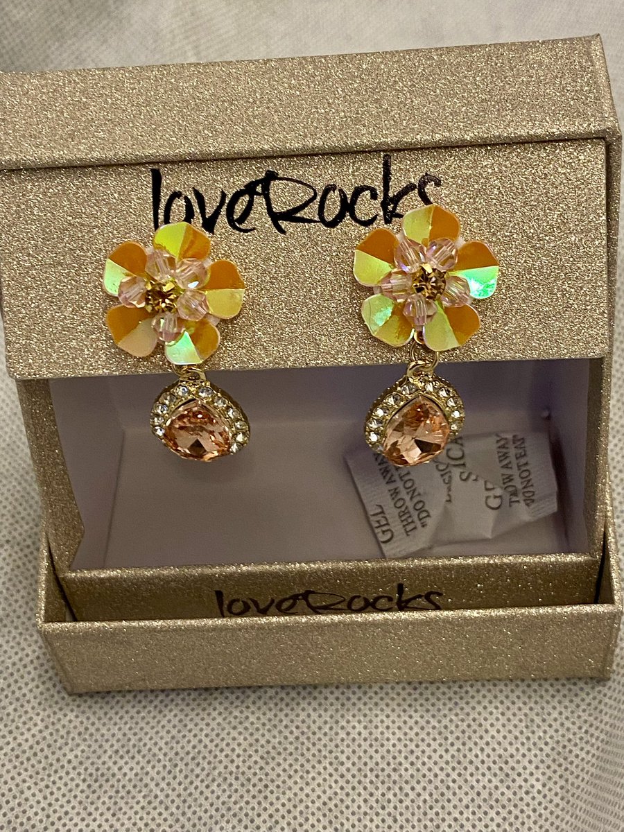 Blashouseboutique tweet media