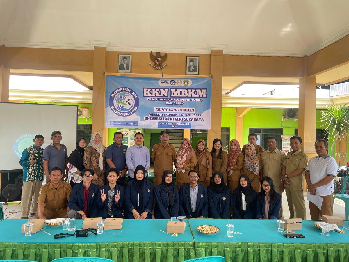 amaliaaakkk's tweet photo. self-appreciation moment: 
akulah mahasiswa tsb yang berkuliah, bekerja, berorganisasi, dan bekerja lagi... https://t.co/5dGbJtC2aI