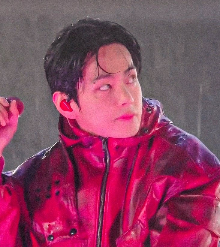 archivefortae's tweet photo. THE EYEBROW PIERCING HELLO https://t.co/BuEE6LvPGK