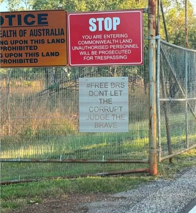 JimThom90458694's tweet photo. Spotted outside a base today...... https://t.co/DO4w2El0Ay