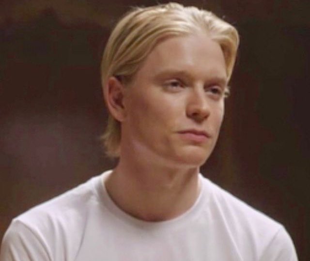 Romée ᥫ᭡ tweet media