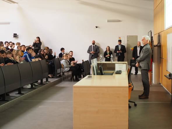 zdeno001 tweet media