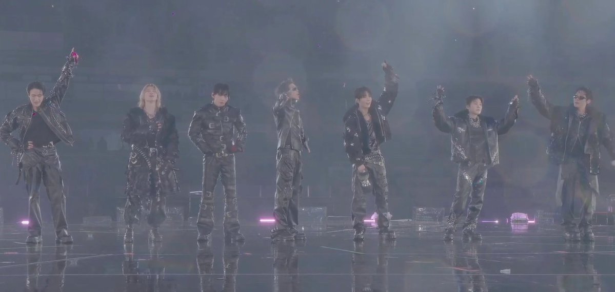 About Music tweet media