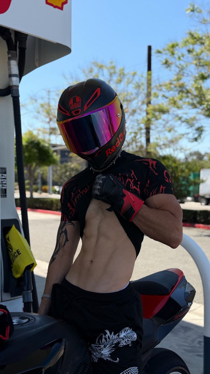 Gixxer John tweet media