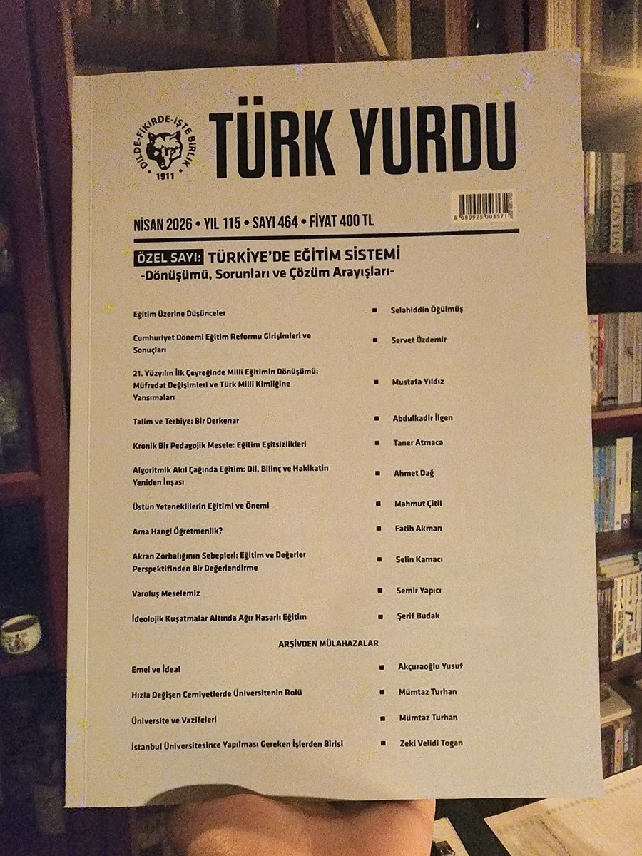 aysebusrapaksoy's tweet photo. Yine bir özel sayıyla karşınızdayız:
TÜRKİYE'DE EĞİTİM SİSTEMİ
-Dönüşümü, Sorunları ve Çözüm Arayışları-

115 yıllık Türk Yurdu dergisi, ülkemizdeki problemleri ve mühim meseleleri ele almaya devam ediyor. Yeni sayımızda da millî eğitimin dönüşümünden üstün zekâlıların eğitimine, okullarda akran zorbalığından eğitim eşitsizliğine kadar birçok konuya yer verdik. Ayrıca bu sayı itibarıyla, Türk Yurdu'nda yazıları yayımlanan kıymetli isimlerin konuyla ilgili görüşlerini de "Arşivden Mülahazalar" başlığıyla okurlara hatırlatacağız. Bu sayıda arşivi taradık; Yusuf Akçura, Mümtaz Turhan ve Zeki Velidi Togan'ın konuyla ilgili yazılarını sayımıza dâhil ettik. 

Emeği geçen herkese teşekkür eder, okurlarımızın istifade etmesini dileriz.