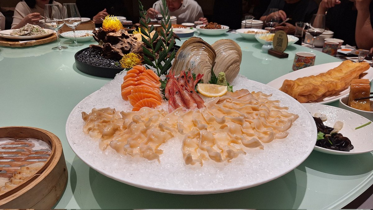 dmanso73's tweet image. Nada, que no hay manera, que no saco mi selección de vinos..... la hospitalidad china no tiene límites 🔝🍷
#vino #china #Wenzhou