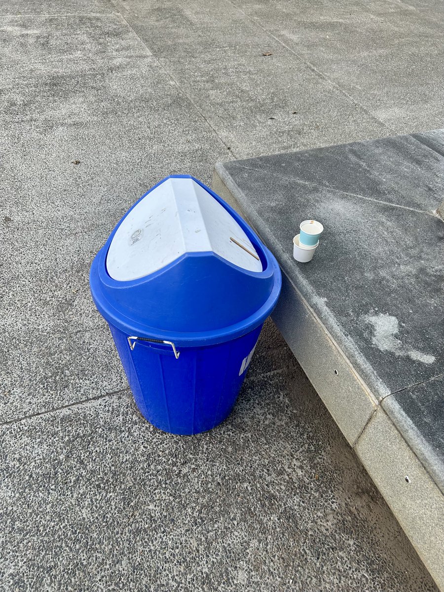 apdeshpand's tweet image. 😒

#Employees are so #lazy that they cannot put the #trash in the #garbage bin.

#ITLife