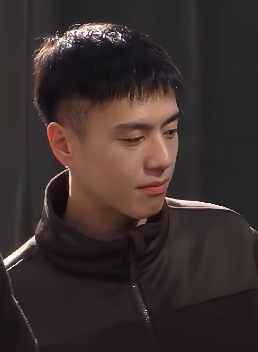 หน้าเด็กมากลูกเอ๊ย!  ภูมิใจจังลช.หล่อ บอกต่อด้วย🤭🫶💚💛
<a href="/yugyeom/">김유겸</a> #YUGYEOM #유겸