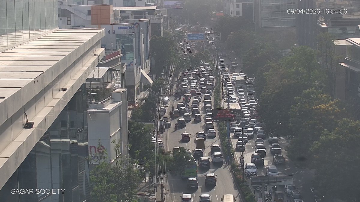 HYDTP's tweet photo. #HYDTPinfo
🚧 Traffic Update🚧
Due to ongoing flyover construction work between Sagar Society and KBR Park, vehicular movement is slow from Sagar Society towards KBR Park.
Commuters are advised to plan accordingly.
#HyderabadTraffic #SlowTraffic #RoadWorks #DriveSafe https://t.co/AKW6t5jXYD