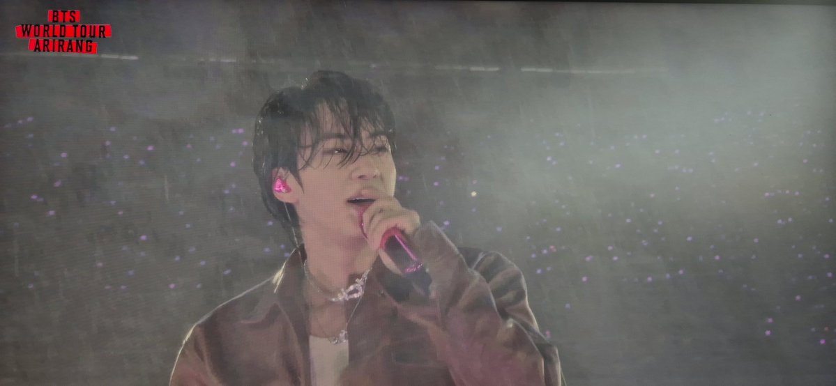 MJTO10's tweet image. 팬조련하는 촉촉히 젖은 김석진 좋아 🫠
런석진콘 짬바 어디 안가지

SIREN JIN ON STAGE

#JIN #김석진 #SEOKJIN #방탄소년단진