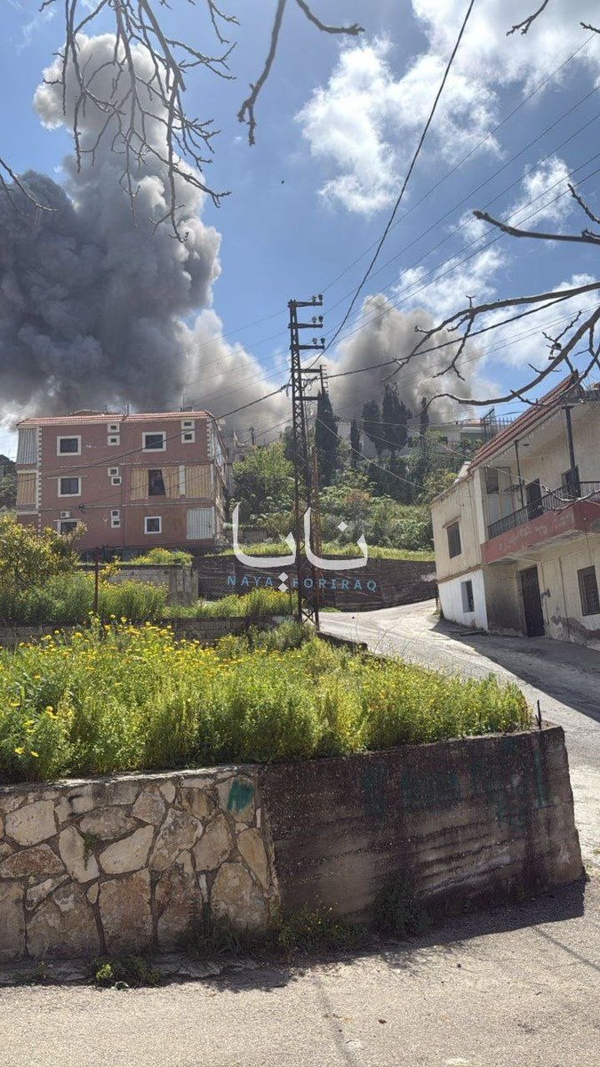 AidenReports's tweet photo. @mb_ghalibaf Israel just BOMBED Sir El-Gharbiyeh in the South of Lebanon on Day 2 of the 'ceasefire' https://t.co/2m2e27KDUQ