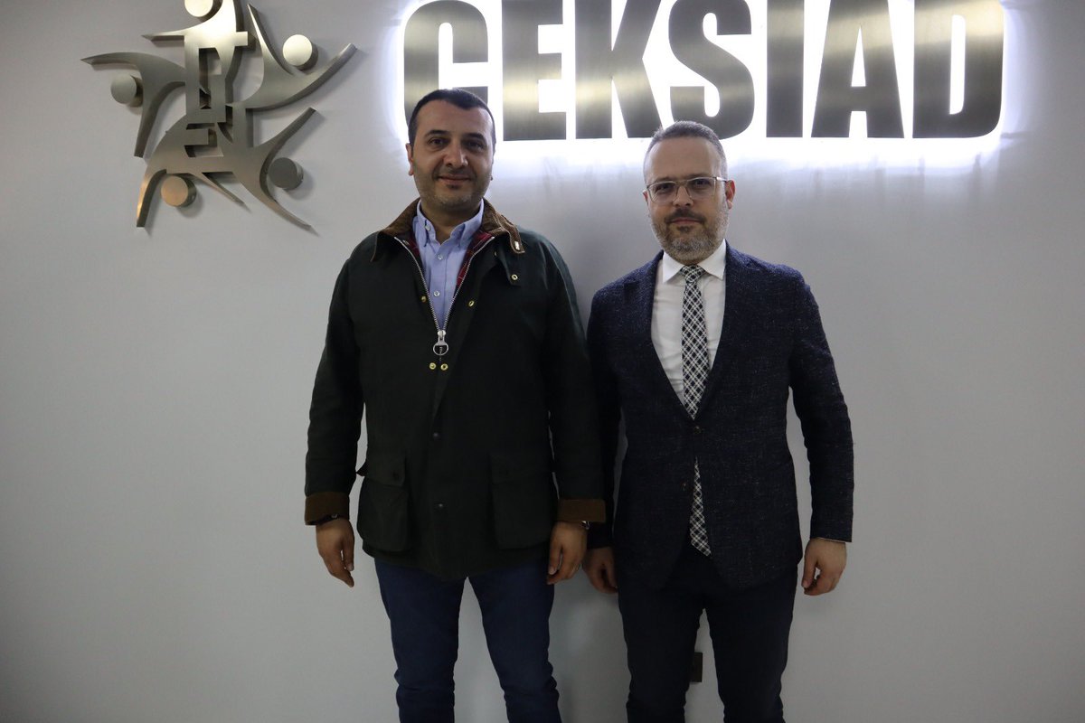 AK Parti Çekmeköy İlçe Başkanı Fatih Sırmacı ve beraberindeki heyeti, Çeksiad olarak derneğimizde ağırlamaktan memnuniyet duyduk.

Nazik ziyaretleri ve kıymetli görüş alışverişleri için teşekkür ederiz.