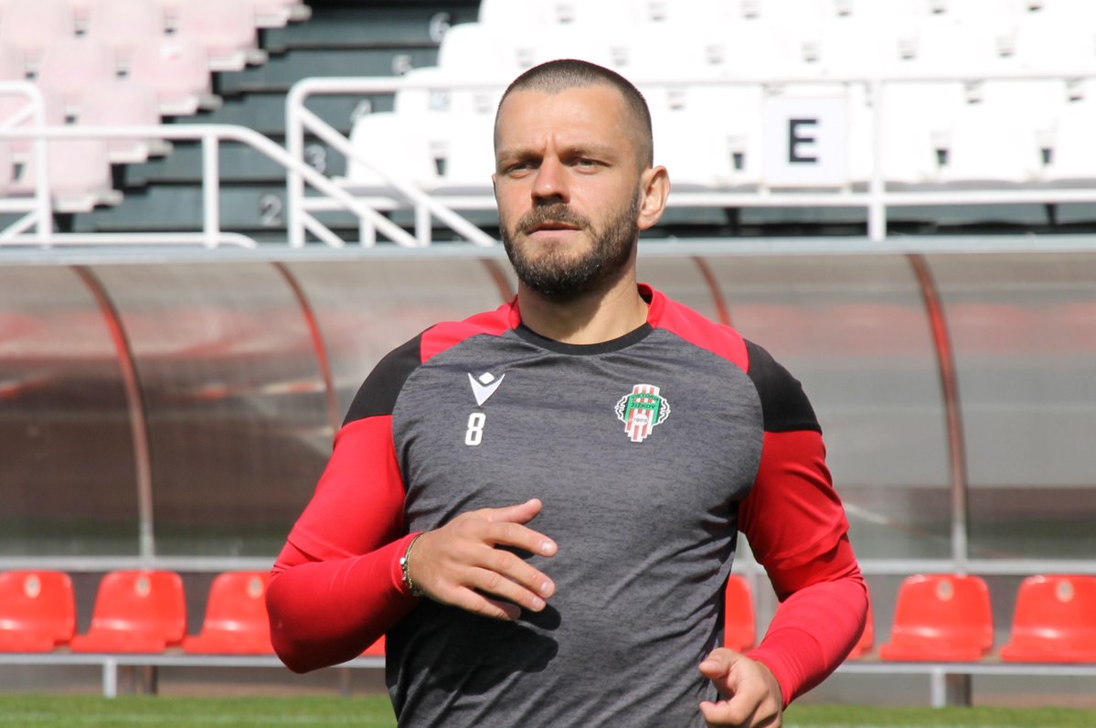 fkvz1903's tweet image. Tak co říkáte na jarní sestřih ✂️ našeho kapitána? 🤍❤️

#barber #Jiras