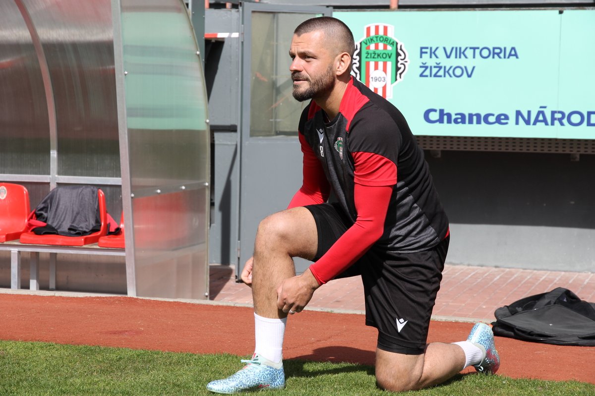 fkvz1903's tweet image. Tak co říkáte na jarní sestřih ✂️ našeho kapitána? 🤍❤️

#barber #Jiras