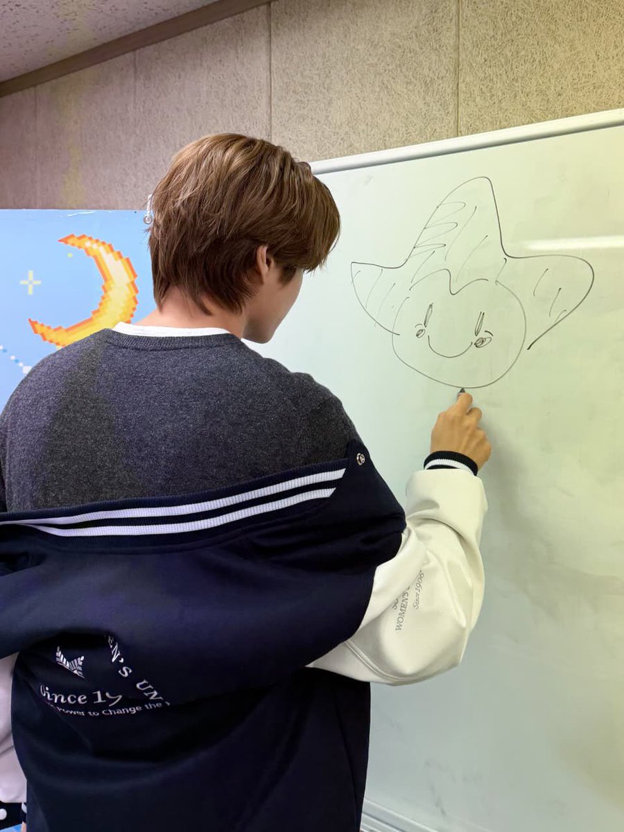 EXO-L INTL tweet media