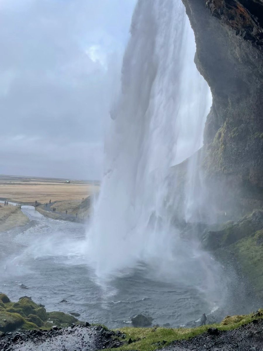 SSoleilTan's tweet photo. 📍Seljalandsfoss, Iceland https://t.co/L3hMEYSGot