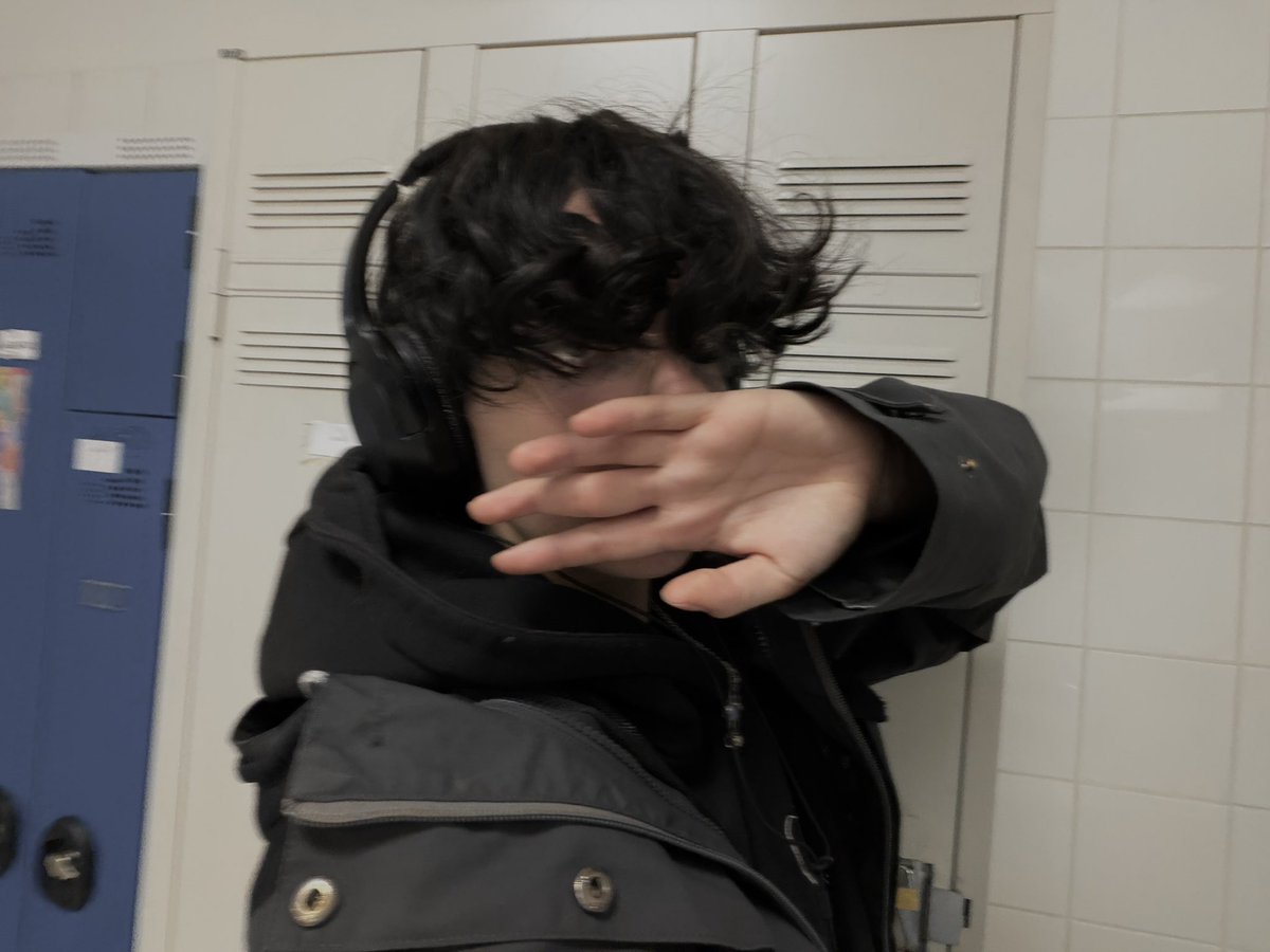 a’moon tweet media