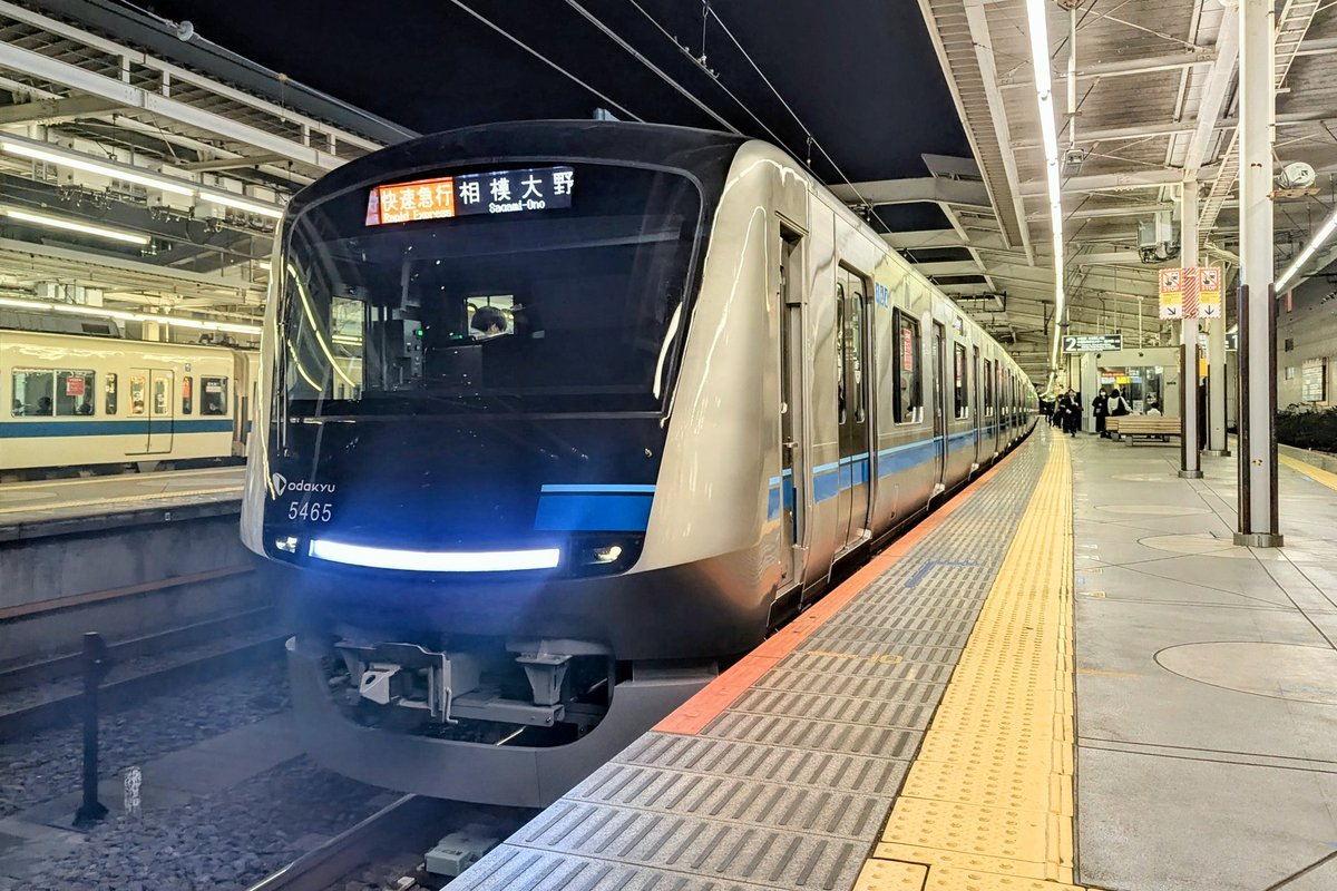 Express_OER's tweet image. 小田急線ダイヤ乱れの影響で、3569レは今日に限り「快速急行 相模大野行き」として運転されました。

5065Fの営業運転初日からレア行き先😳