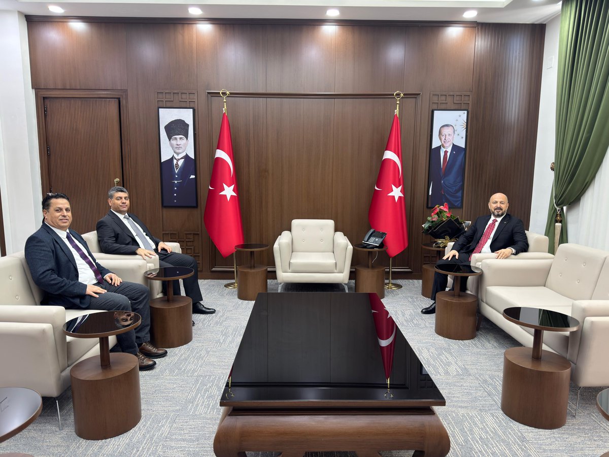 Karataş Kaymakamı Sayın Necati Aktan’ı, Karataş İlçe Sağlık Müdürümüz Dr. Rafet Kerimoğlu ile birlikte makamında ziyaret ettik.

İlçemizdeki sağlık hizmetlerini ve yürütülen çalışmaları değerlendirdiğimiz nazik kabulleri ve misafirperverlikleri için Sayın Kaymakamımıza teşekkür
