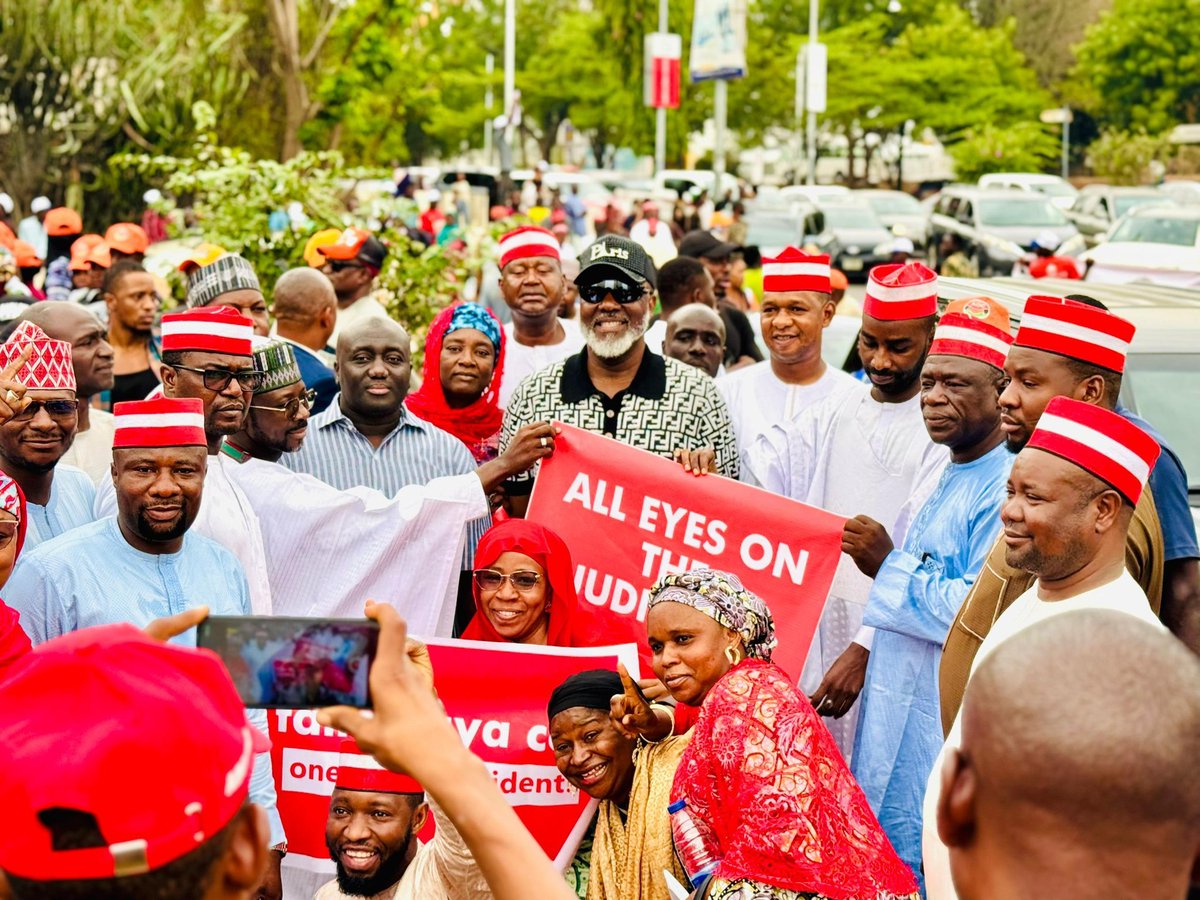 Daniel Regha tweet media