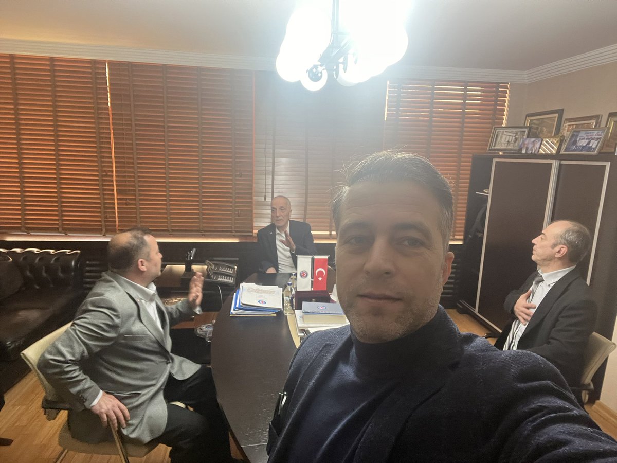 Bu mağduriyet bitene kadar her yer ve alanda bizleri dillendireceğini söyleyen <a href="/turkiskonf/">TÜRK-İŞ</a> Türk İş Başkanı Sn Ergün Atalay’a misafirperverliği için teşekkür ederiz
<a href="/stajcirak3434/">İSTANBUL STAJ VE ÇIRAKLIK DERNEĞİ</a>
<a href="/Muratav12037994/">MURAT AVCI</a>
<a href="/cuneytsar34/">Cüneyt ¹⁹⁰⁷</a> 
Ankara'nın Çankaya
Hak Yarım 
#GelecekiçinStajyerÇırağaTamSigortaŞart