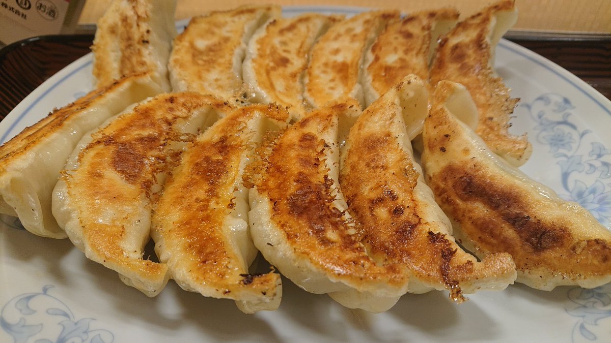 おかし tweet media