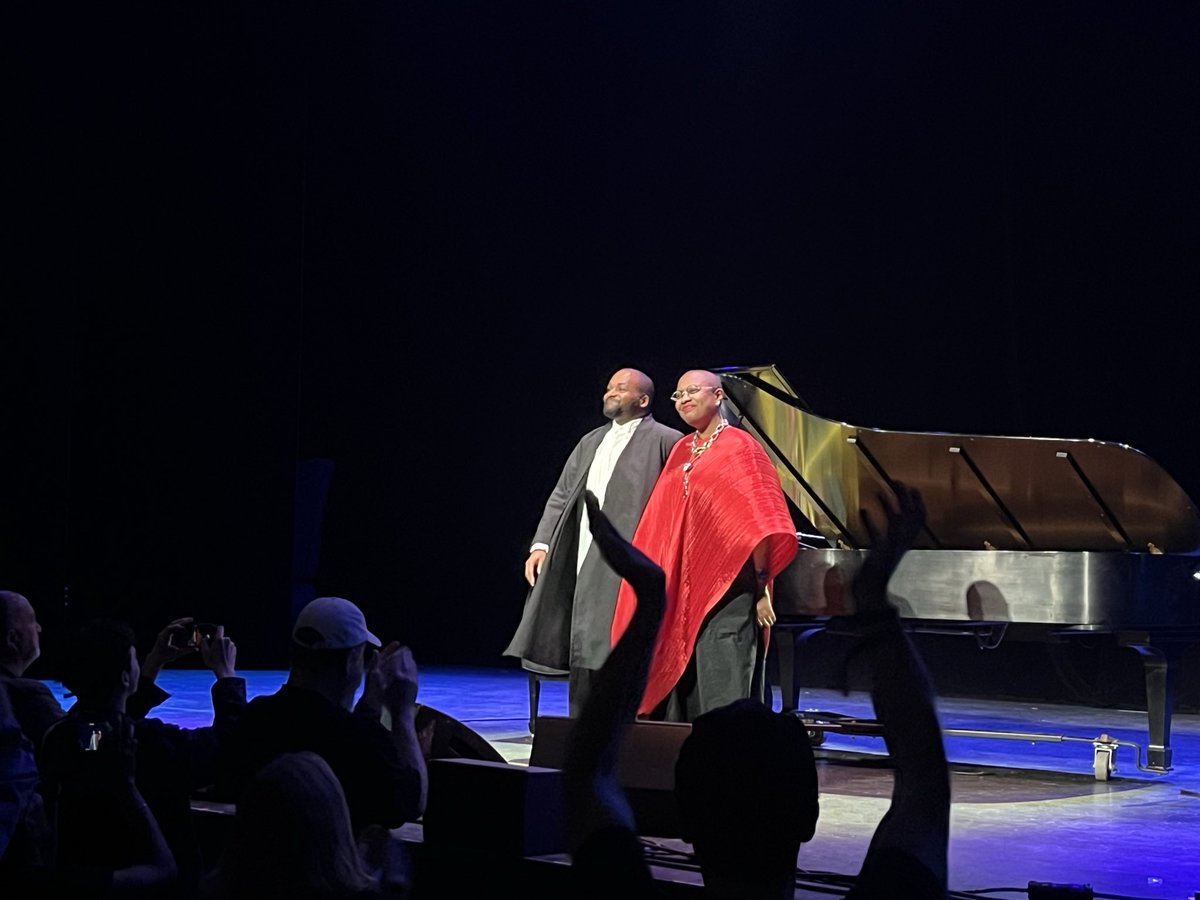 pinecrest6205's tweet image. I’ll have more to say about this in due time, but I felt wildly fortunate to witness it. @cecilesalvant #sullivanfortner #murderballad @BigEarsFestival #natechinen
 open.substack.com/pub/thegig/p/b…