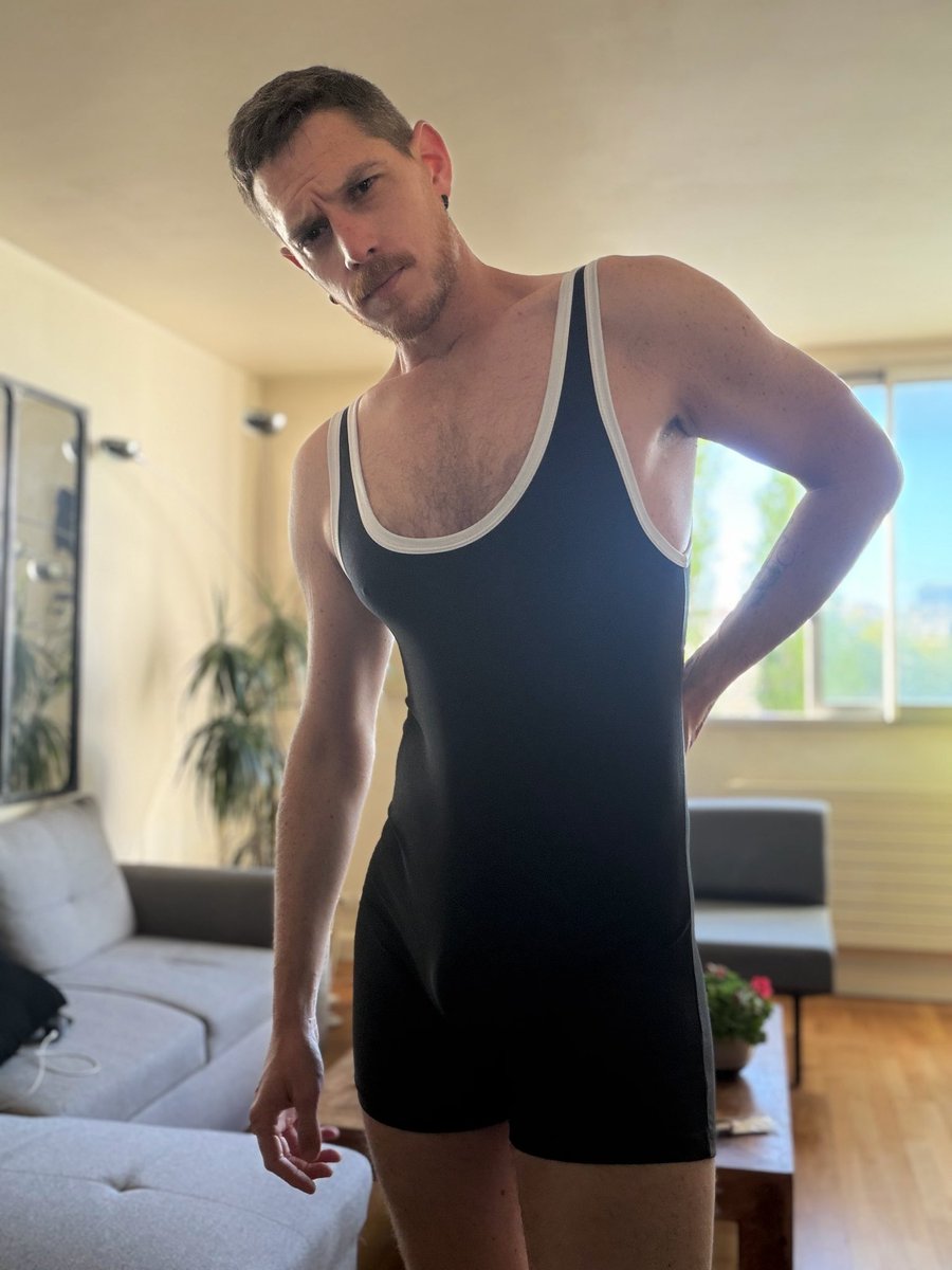 hot physio tweet media