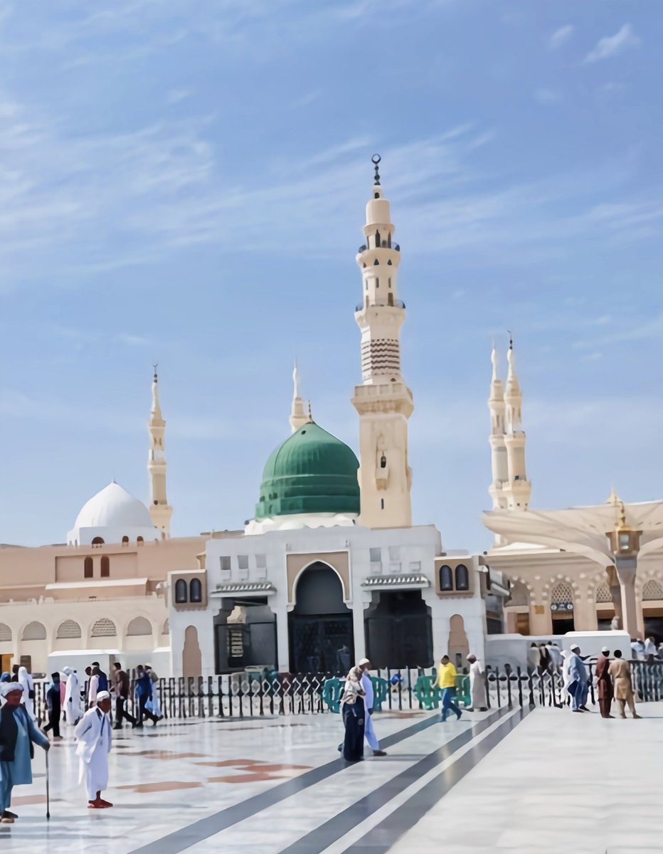 نبی اکرم صلی اللہ علیہ وآلہ وسلم کا حُسن و جمال بے مثال تھا۔ جسمِ اطہر کی رنگت، نور کی کرنوں کی رِم جھم اور شفق کی جاذبِ نظر سُرخی کا حسین امتزاج تھی۔ آپ صلی اللہ علیہ وآلہ وسلم کے حُسن و جمال کو کائنات کی کسی مخلوق سے بھی تشبیہ نہیں دی جا سکتی اور نہ ہی الفاظ میں جلوہ ہائے محبوب