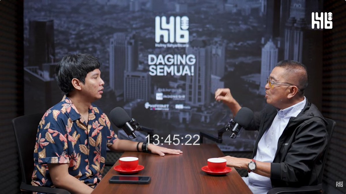 Guys, Helmy Yahya ngobrol bareng Koiyocabe dan obrolannya bikin gue mikir panjang.
Bukan soal gosip. 
Bukan soal drama. 
Tapi soal satu pertanyaan yang makin relevan hari ini:

Kenapa anak muda sekarang makin berani dan apa yang sebenarnya sedang terjadi di seluruh dunia?
Mulai
