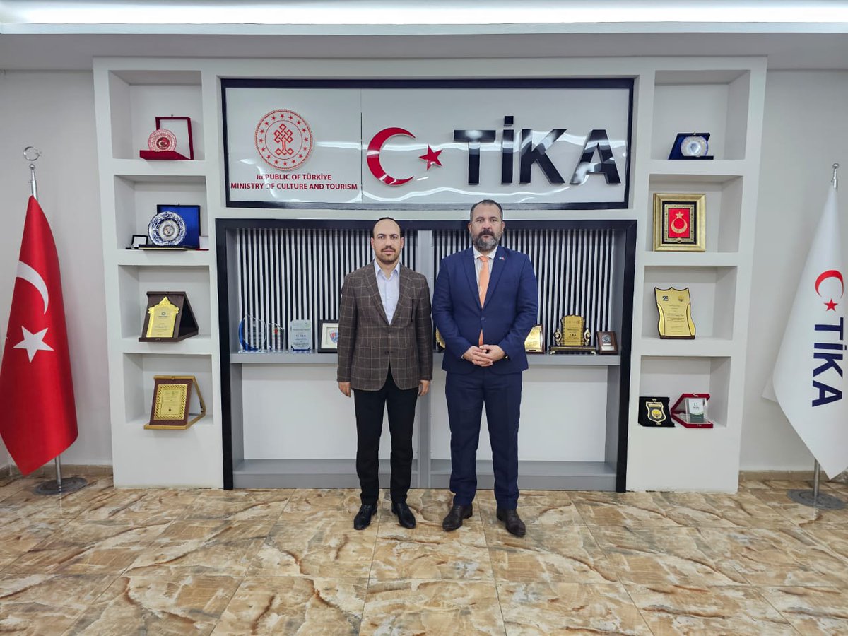 TikaSomalia's tweet photo. AK Parti MKYK Dışilişkiler Bşk. Yrd. Sn. Emir Yasin KEKEÇ, Somali Fahri Konsolosu Sn. Onur ÇELİK, UTSC Araştırmacısı Sn. Ebuzer DEMİRCİ ve SETA Vakfı Dış Politika Araştırmacısı Sn. Tunç DEMİRTAŞ'ı ofisimizde misafir ettik. https://t.co/wMFooXm7I2