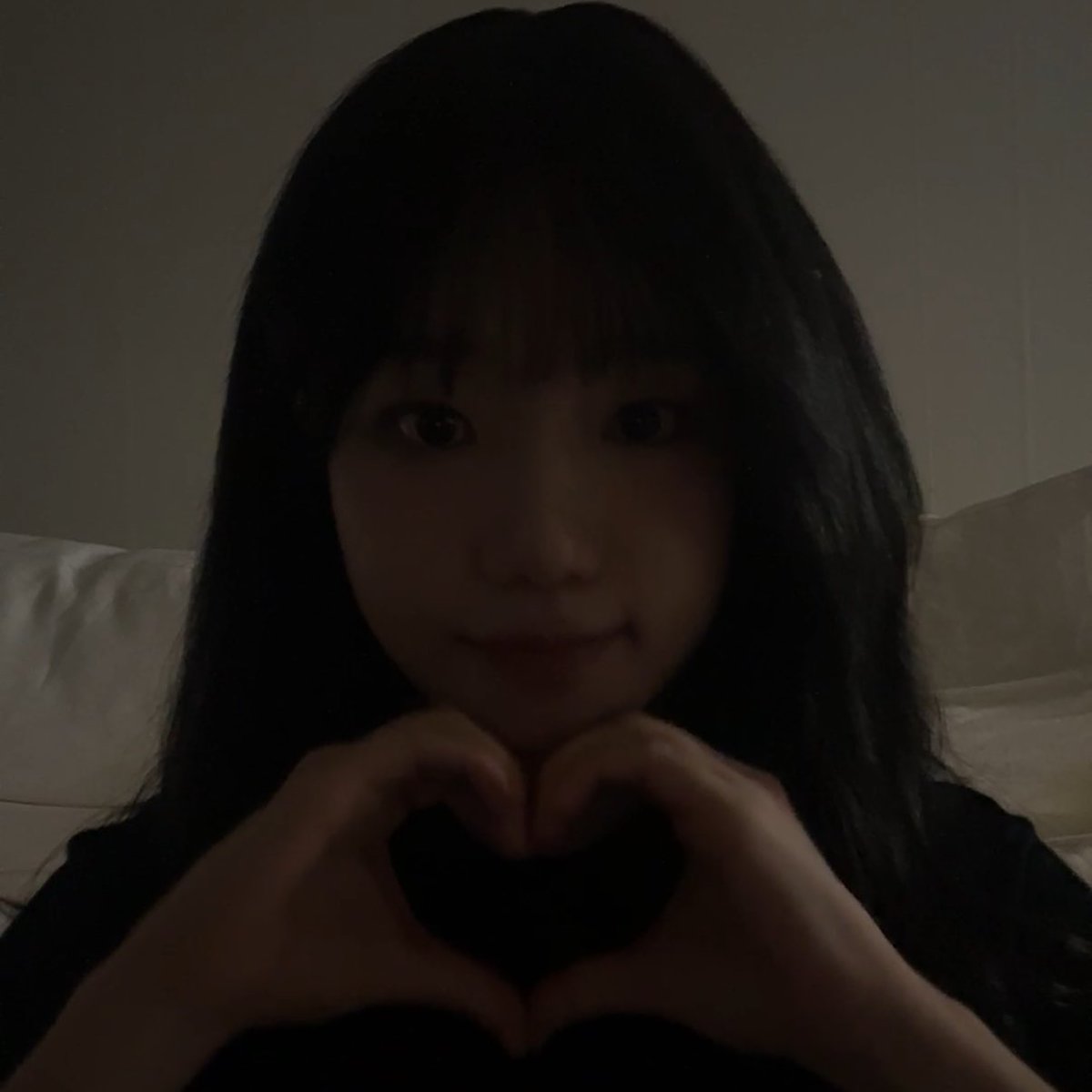 저화질의 조유리 tweet media