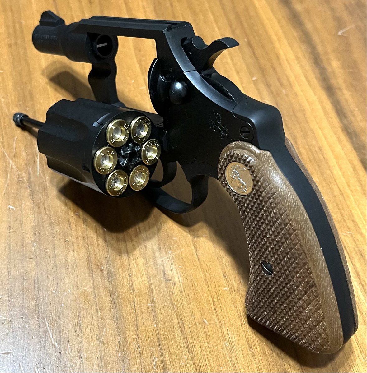 ish60385's tweet photo. こんばんは🙋‍♂️  お疲れ様でした木曜日🙇‍♂️

今夜のmodel gunはtanakaさんの

COLT detective 38 special

夕飯は明太クリームパスタ😋👍 https://t.co/MU0C7Jy2Dm